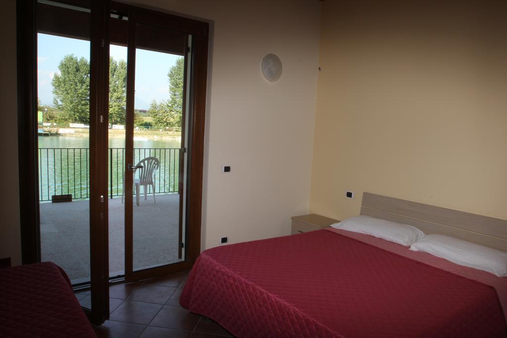 Laghetto Ai Portici Bed & Breakfast Pastrengo Bilik gambar